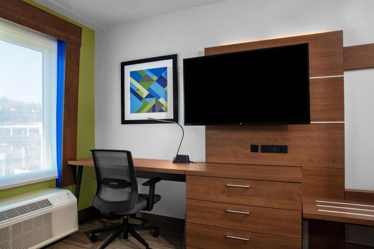 Holiday Inn Express Charleston-Civic Center By Ihg Bagian luar foto
