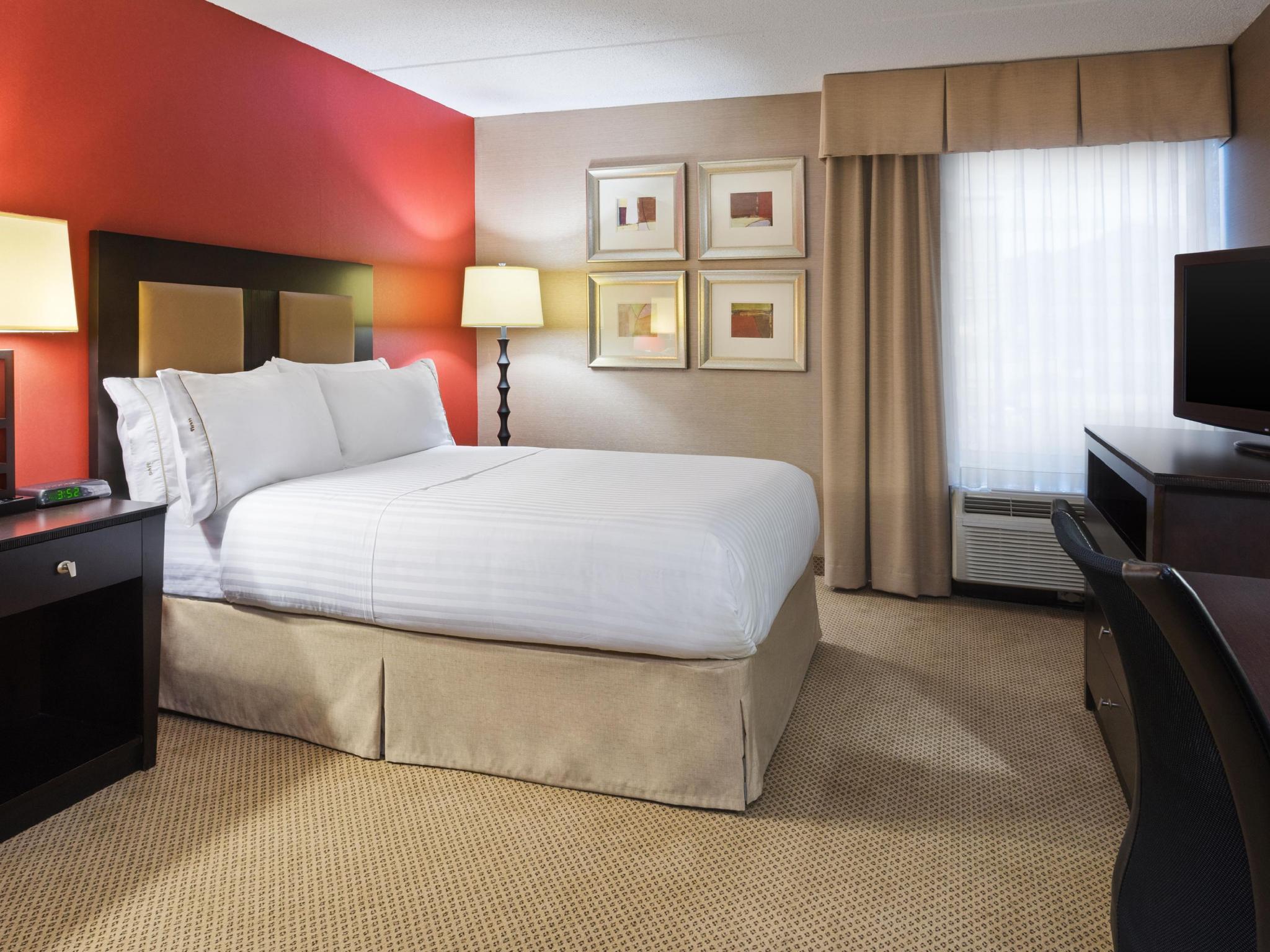 Holiday Inn Express Charleston-Civic Center By Ihg Bagian luar foto