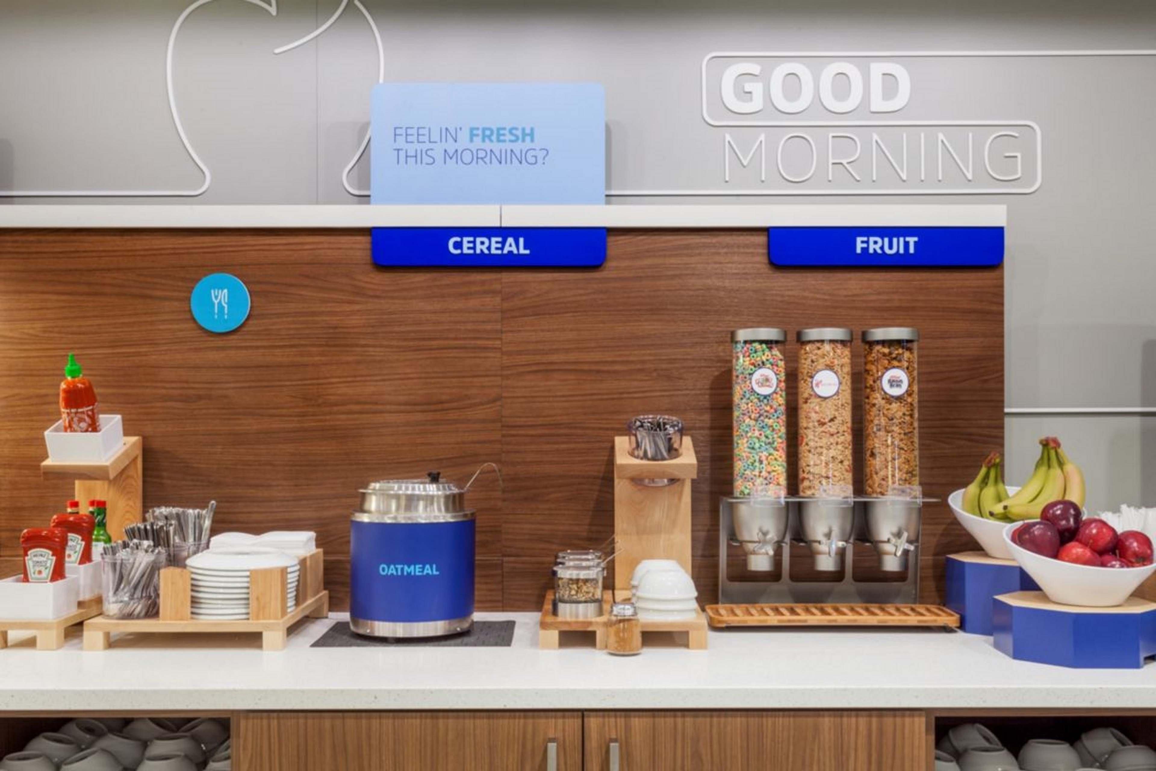 Holiday Inn Express Charleston-Civic Center By Ihg Bagian luar foto