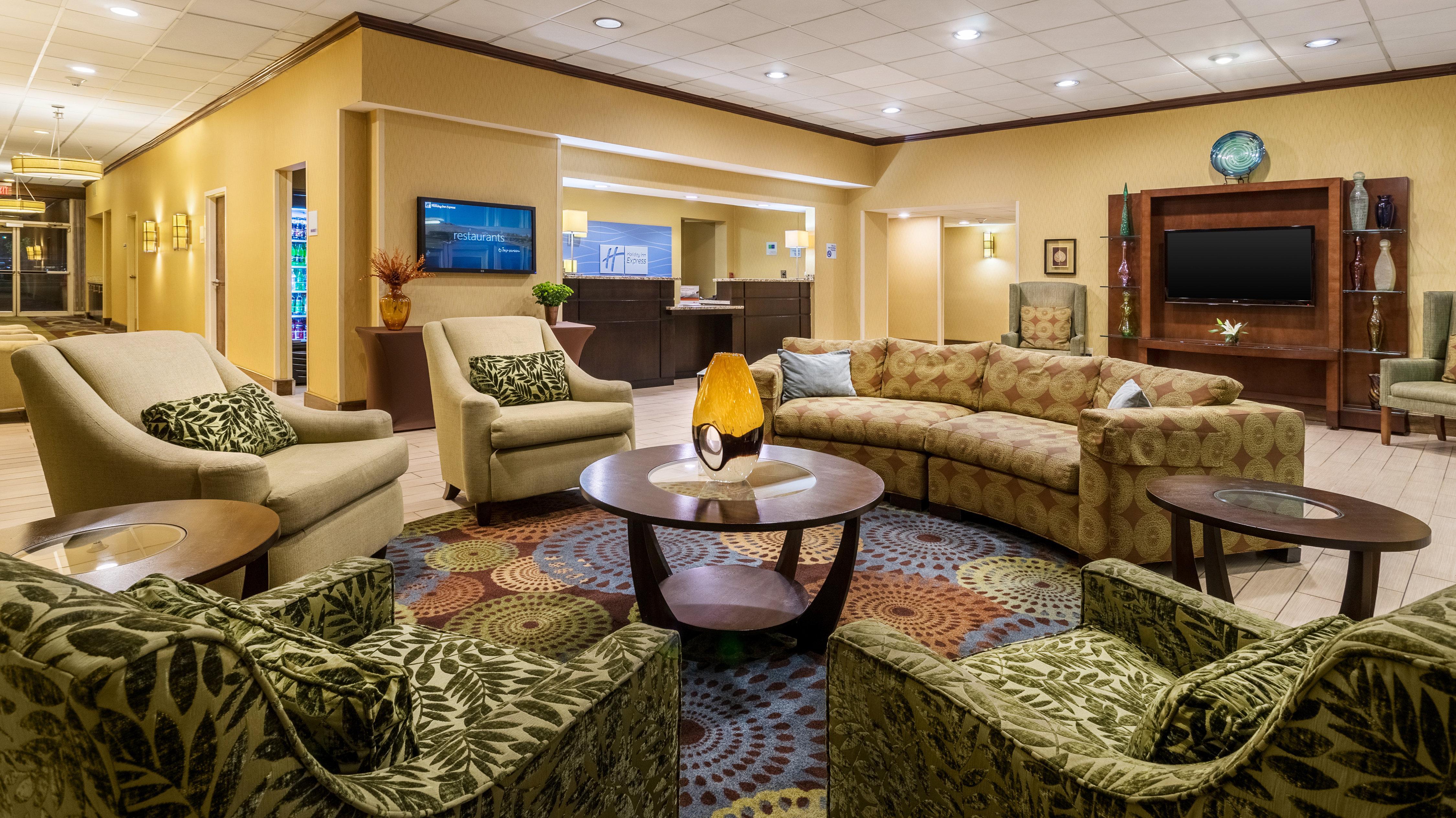 Holiday Inn Express Charleston-Civic Center By Ihg Bagian luar foto