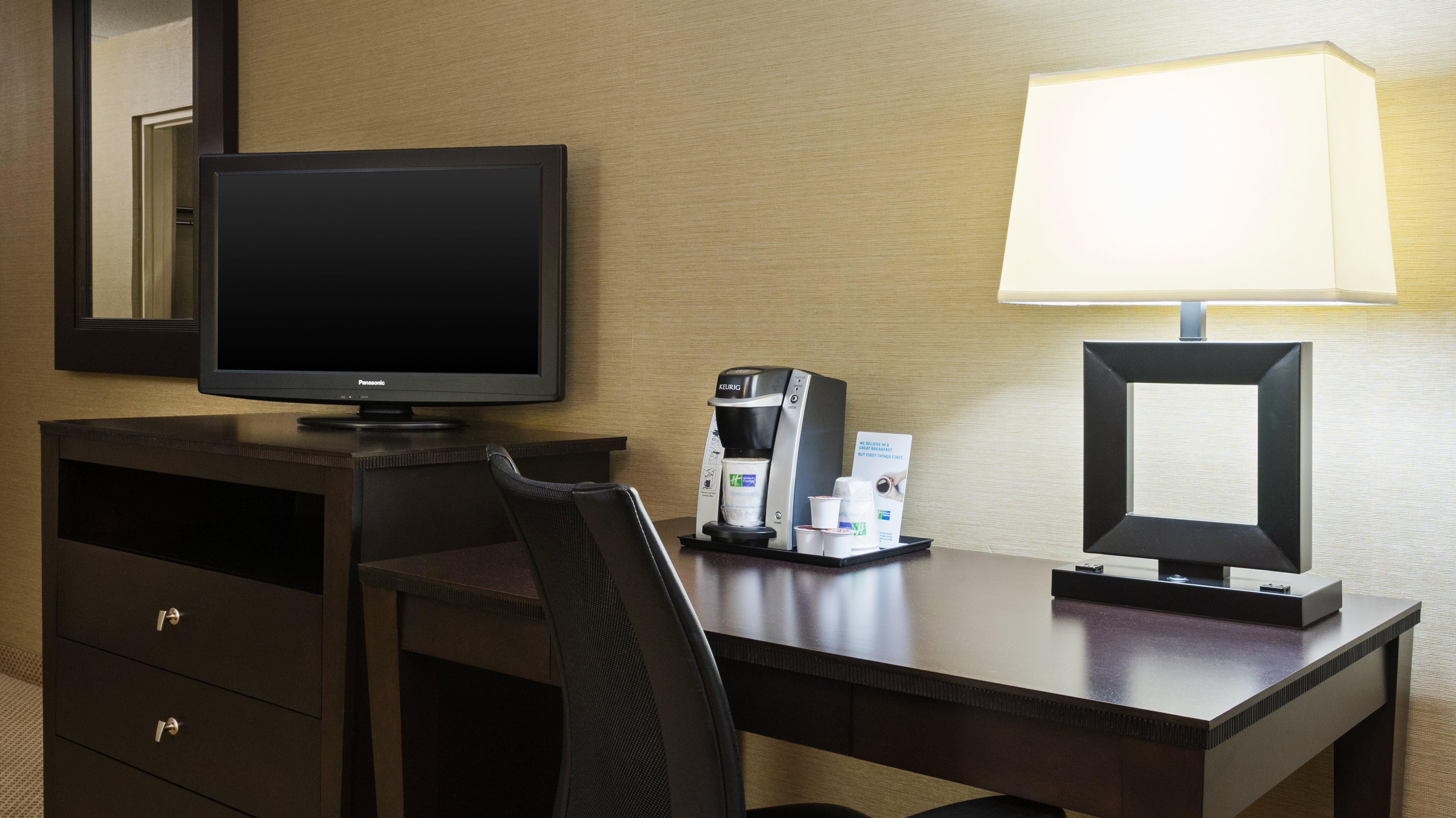 Holiday Inn Express Charleston-Civic Center By Ihg Bagian luar foto