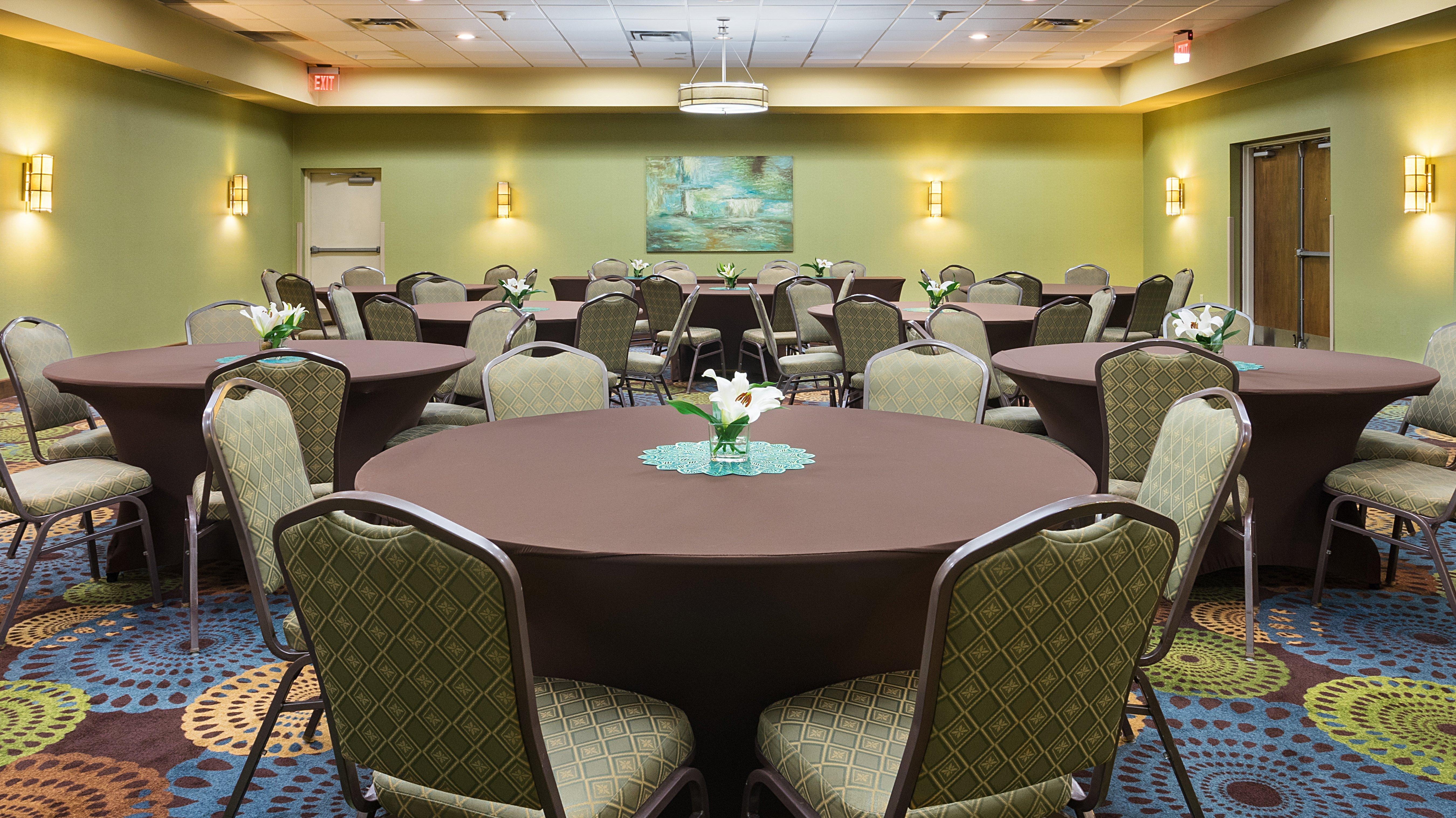 Holiday Inn Express Charleston-Civic Center By Ihg Bagian luar foto