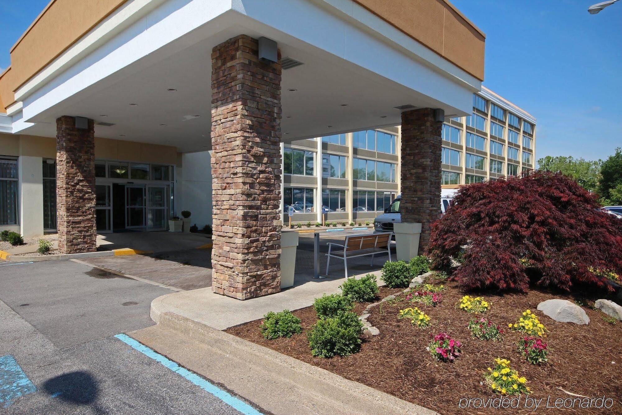 Holiday Inn Express Charleston-Civic Center By Ihg Bagian luar foto
