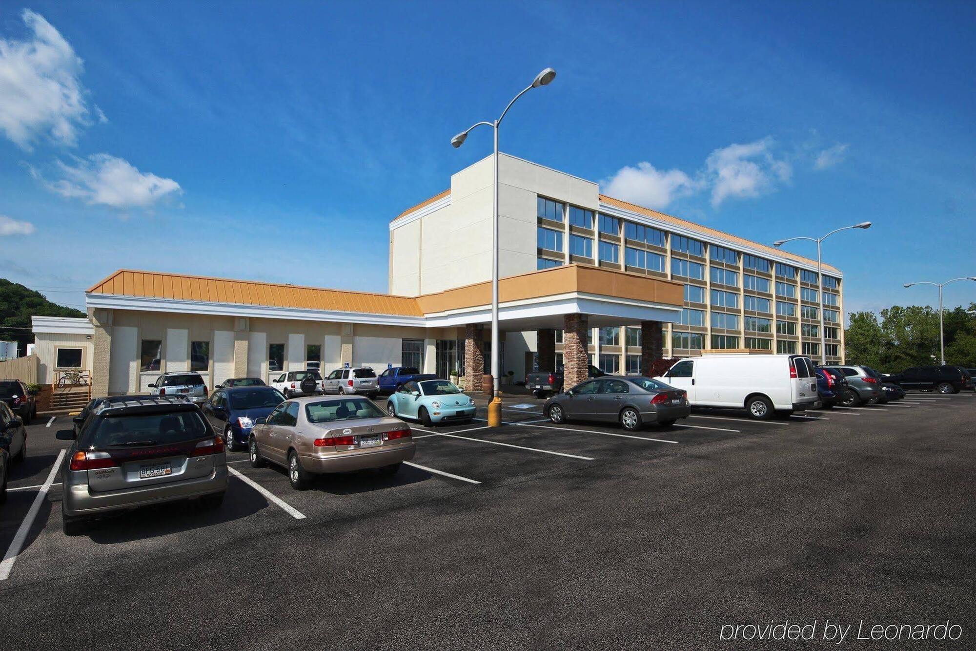 Holiday Inn Express Charleston-Civic Center By Ihg Bagian luar foto